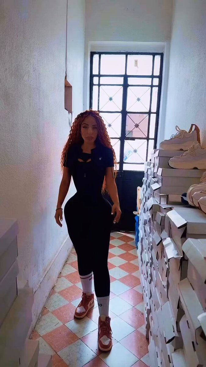 Me muero por ver cómo le quedó la nariz.