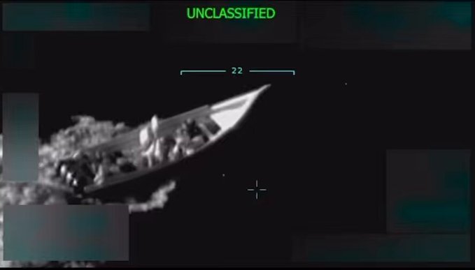 Trump ordena interceptar una narcolancha que salía de Venezuela y graban cómo salta por los aires.