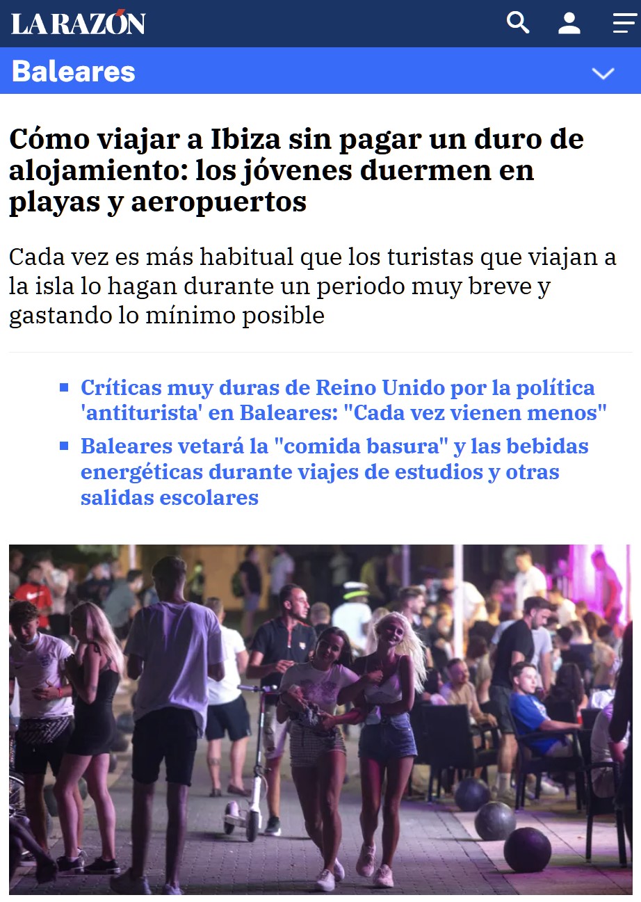 Los jóvenes buscan alternativas para no tener que pagar los desorbitados precios de los alojamientos en Ibiza.