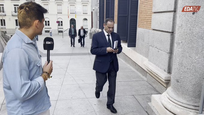 Vito Quiles le pregunta a Ábalos por las palabras de su exmujer en su nuevo documental.