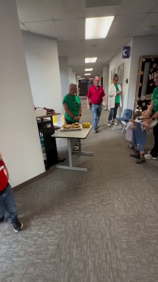 Era el día de las profesiones y cada niño se vistió de lo que quería ser de mayor.