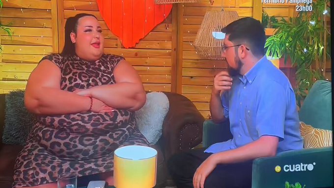 Cachalote destruye a pobre hombre con una sola pregunta.