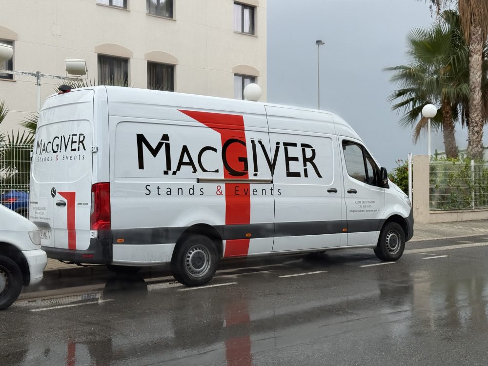 Se apiada de un venado y al día siguiente de haberle dado de comer... aparece con todo el rebaño.