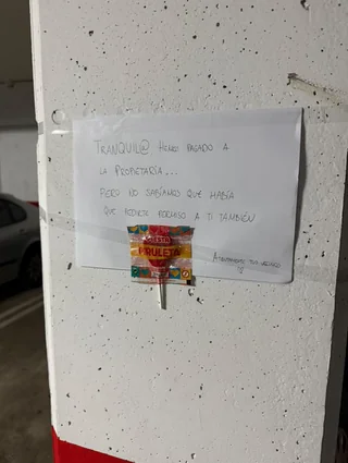 Vecinos colegas que se preocupan por plazas de garaje que no son suyas.