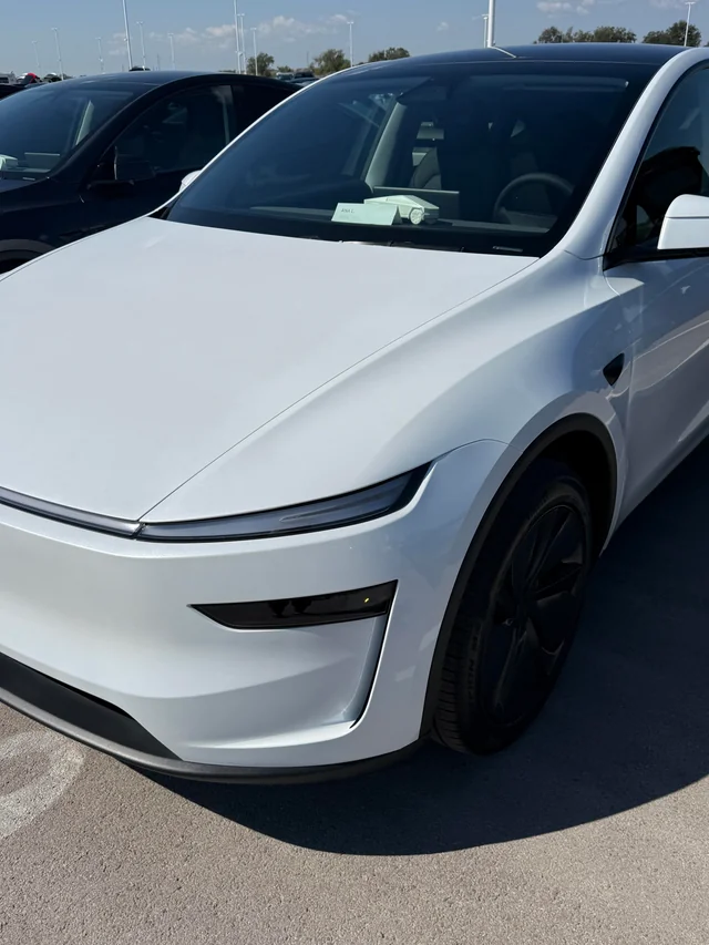 Ana L. va a estar contenta con su nuevo Tesla Model Y...