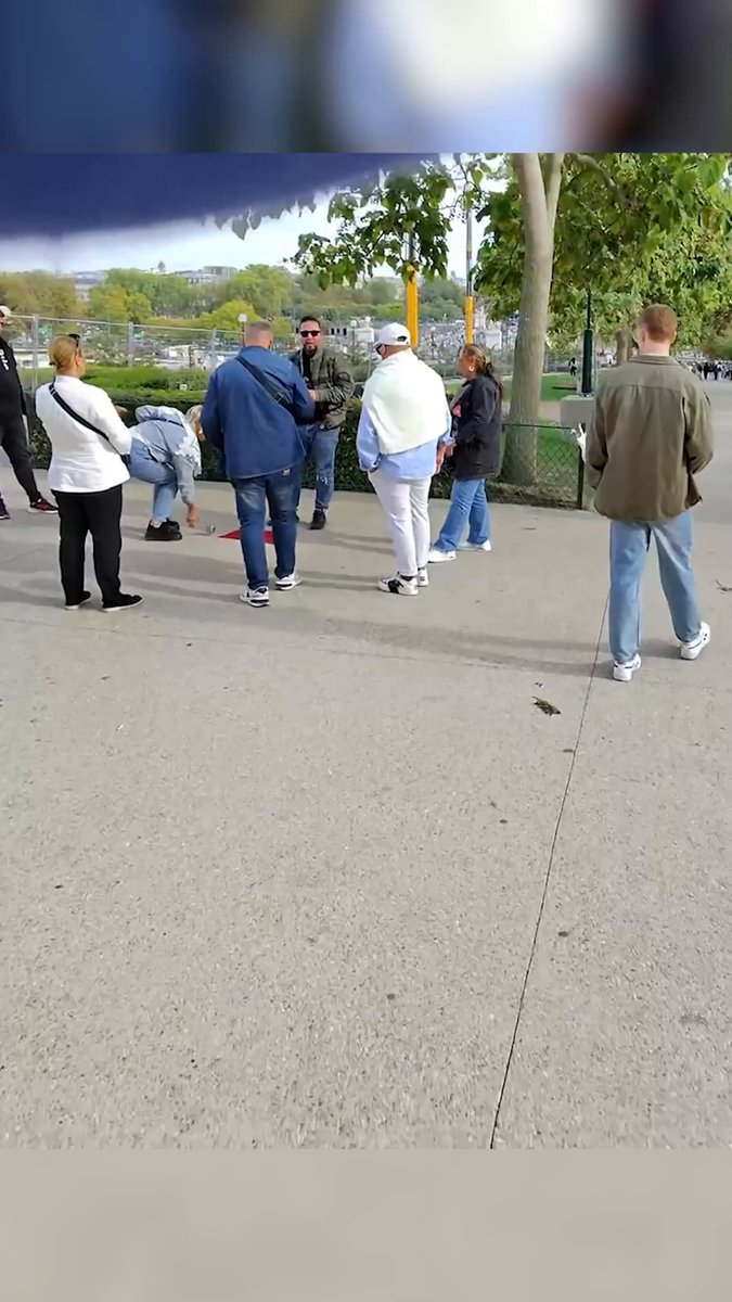 Combatiendo a estafadores París! (pistola con olor a pеdos + gas pimienta)