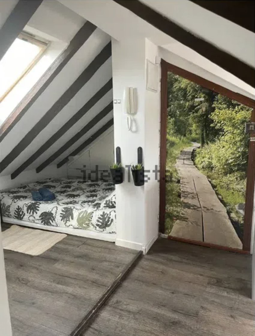 Se vende palomar abuhardillado en Madrid por el módico precio de 300.000 euros.