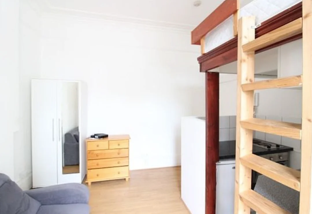 Esto es lo que puedes conseguir por 2000 pavardos en Camden, Londres, que por cierto, en 2020 costaba 745 libras al mes