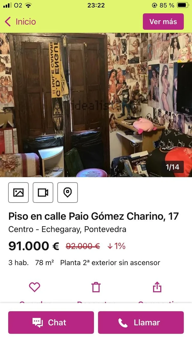 Se vende piso con un elegante papel pintado.