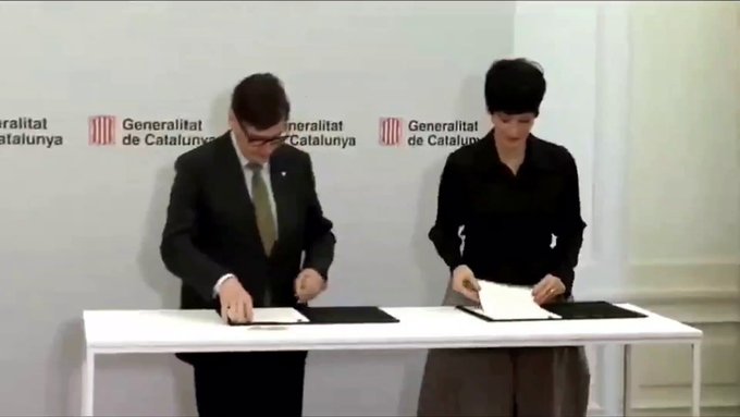 Elma Saiz y Salvador Illa firman el primer convenio entre Gobierno y Generalitad para "monitorizar discursos de odio" online.