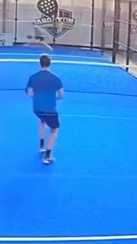 Cuando hace 10 meses que te debe un bizum de 10 euros y le ves con una raqueta nueva de 200 pavos.