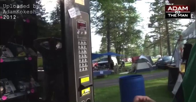 Esta máquina expendedora vendía Bitcoins por 7 dólares en 2012.