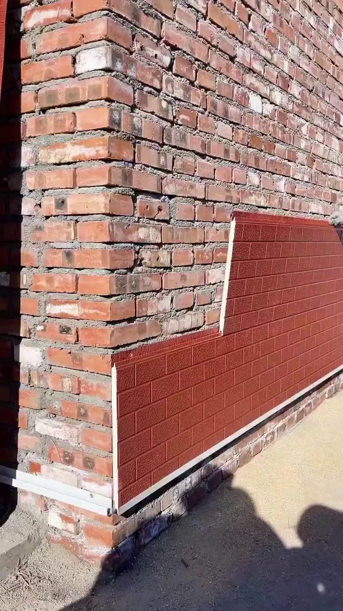 Alguien ha creído que era buena idea extrapolar las carillas dentales a los muros de ladrillo...