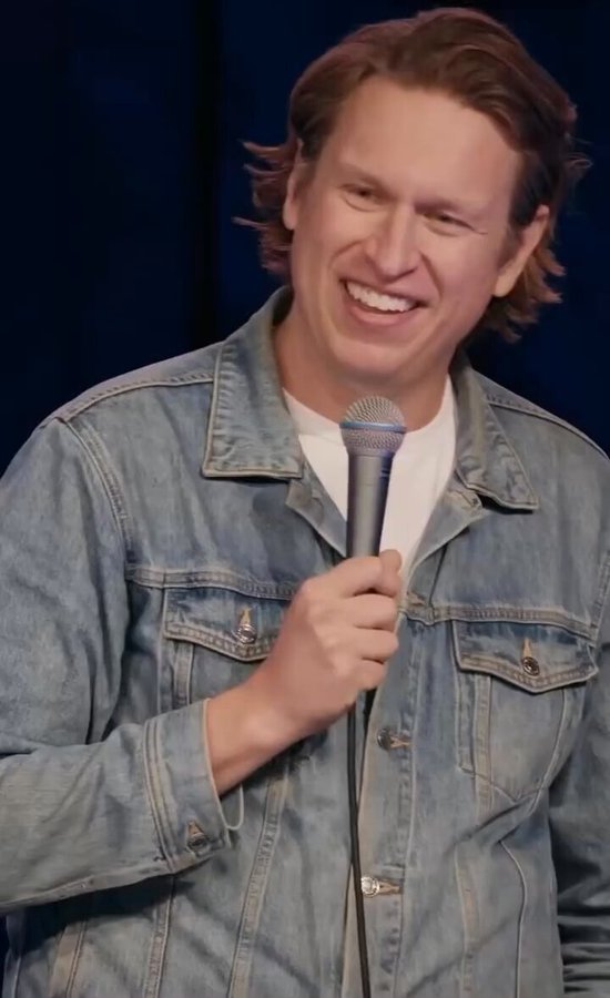 Decir “Feliz Navidad” puede resultar ofensivo para disidencias y minorías. Aquí, Pete Holmes nos da una alternativa que podemos usar en estas fechas.