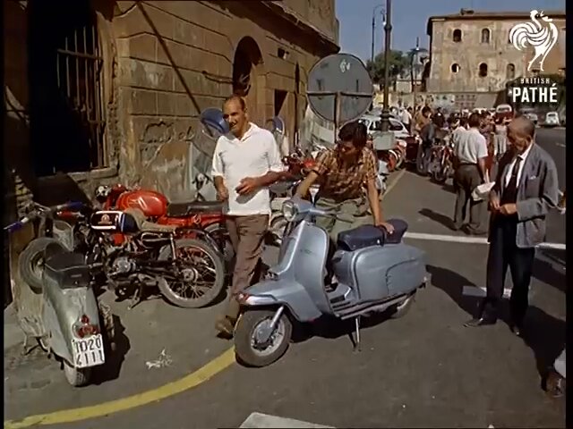 En 1950, Italia tenía 17 niños menores de 10 años por cada persona mayor de 80. Hoy la proporción se acerca a 1:1. Así era Roma en los años 60.