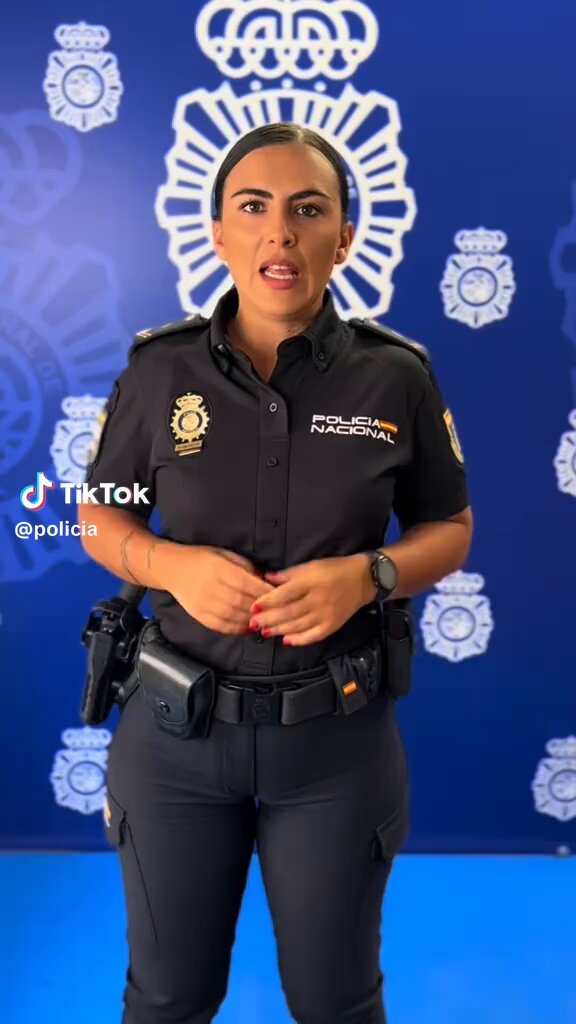 Me parece todo un detalle que la policía publique sus vídeos pensando en las personas sordomudas.