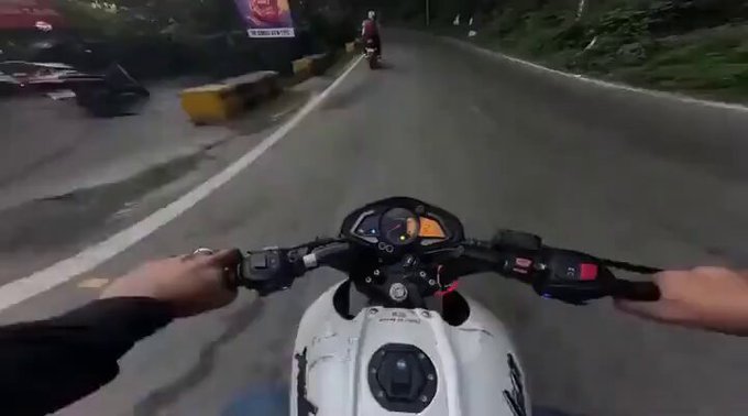 Prefirió morir lentamente por la comida rápida en lugar de al instante por el camión.