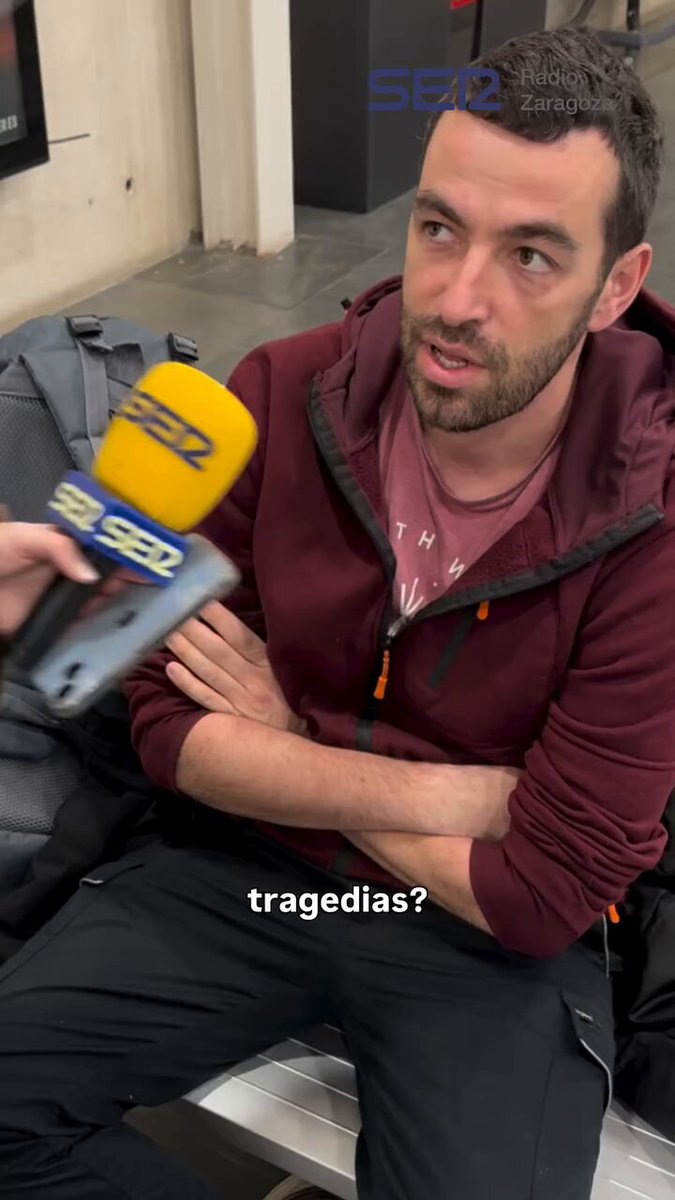 Un maquinista de Zaragoza denuncia que hay tramos en los que les obligan a ir a 10km/h porque “se está cayendo la vía al río”.