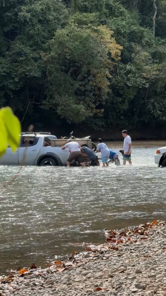 Cuenta la leyenda que todavía están sacándose unos a otros.