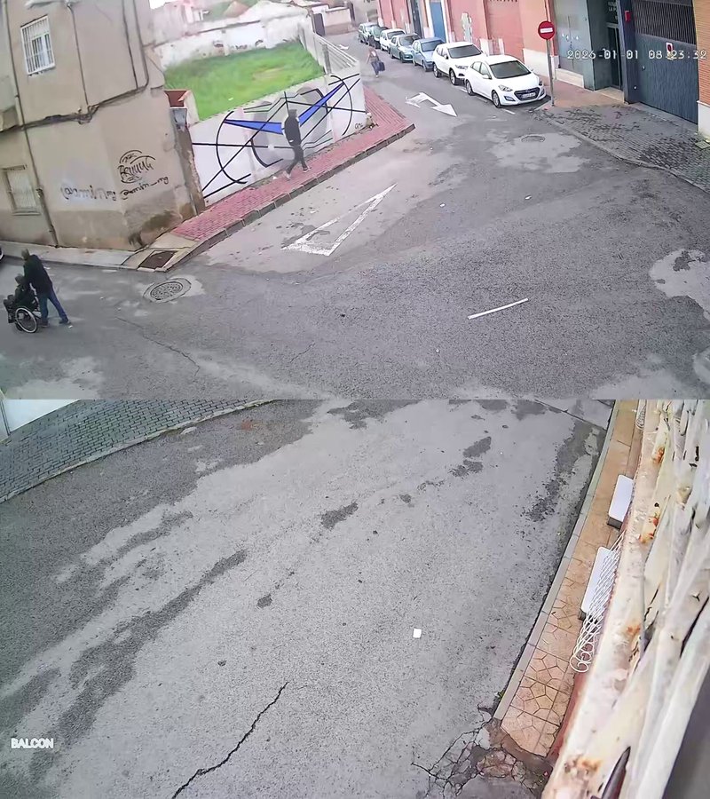 Un agradable sujeto ataca a una mujer y la arrastra por el suelo para robarle el bolso en Murcia.