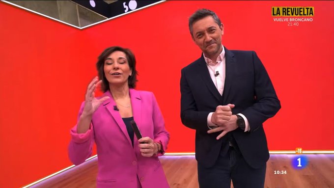 El PSOE le quita el color azul al logo de La 1.