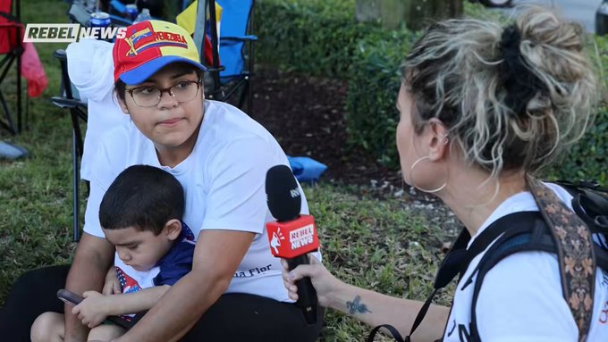 Una exiliada venezolana explica que todos están en Venezuela por el petróleo, pero que prefiere a Trump antes que a China o Rusia: “Si Trump necesita ese petróleo para darnos libertad, ese es el precio que estamos dispuestos a pagar”.