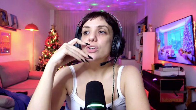 Mujer pide hacer autocrítica con los hombres: “Tenemos que hacer autocrítica. Decimos que los hombres son princesos, pero antes, si un tipo que no te gustaba te encaraba, era cool humillarlo y escracharlo”.