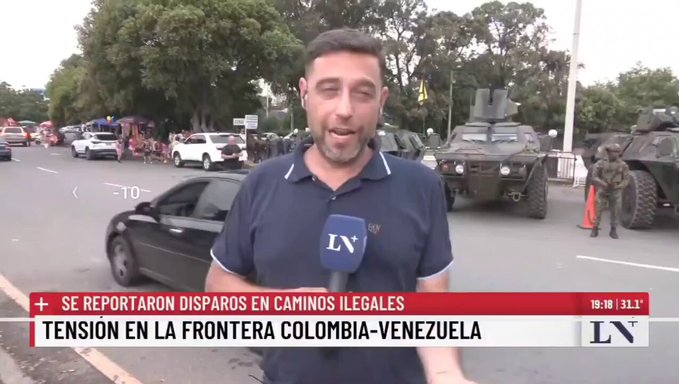 Maduro estuvo a punto de entrar en su búnker pero se dio en la frente contra el marco de la puerta acorazada y cayó al suelo.