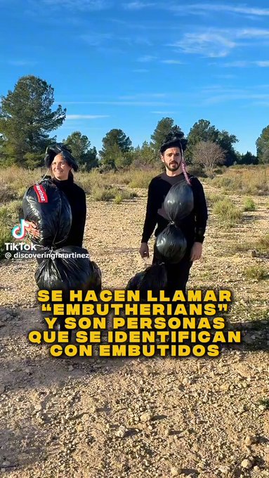 Se hacen llamar EMBUTHERIANS, y son personas que se identifican con embutidos.