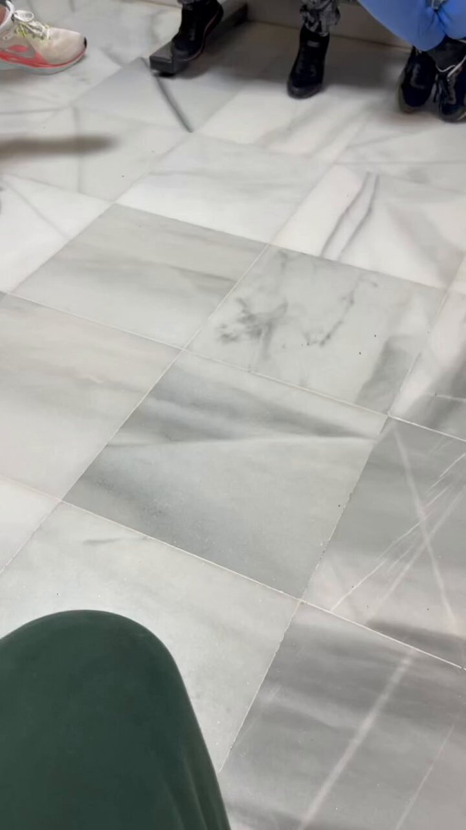 Un hombre se enfrenta a la gente que se encontraba en la sala de espera de un ambulatorio: «Tengo derecho a poner el himno, estoy en mi país».