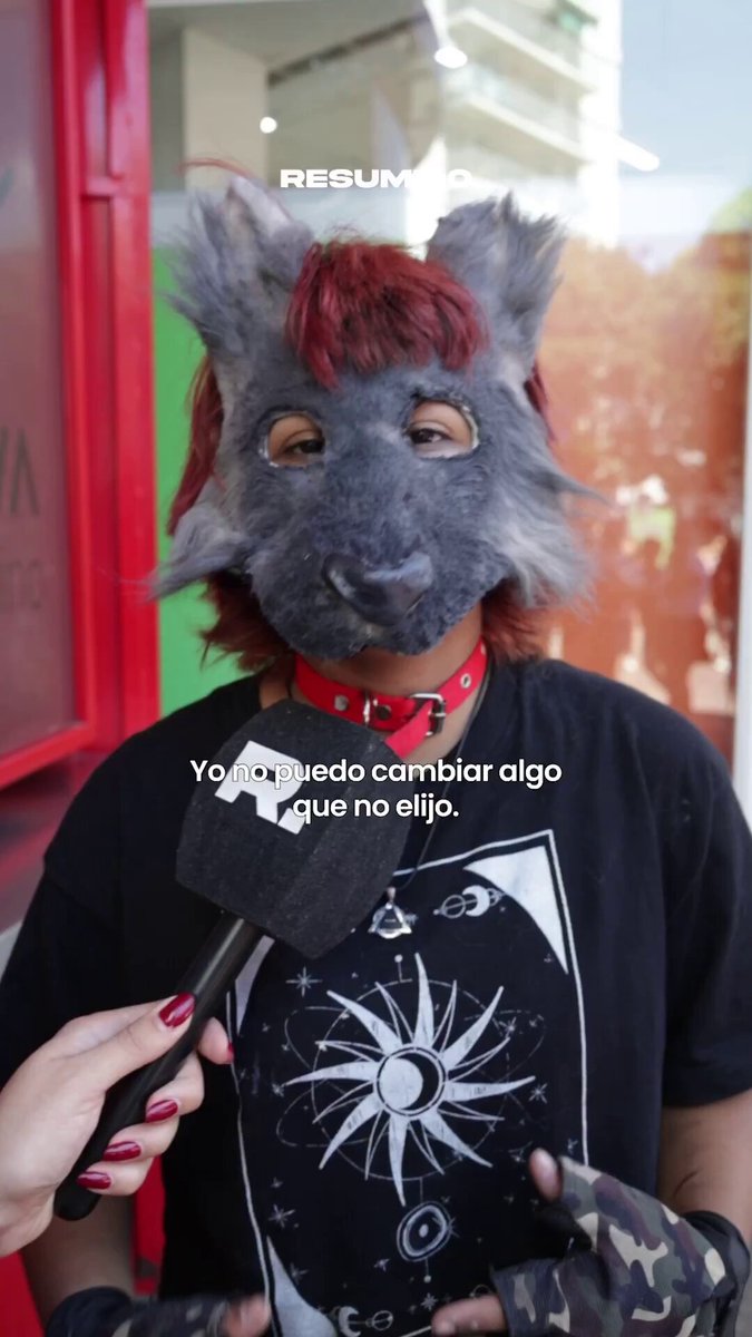 "Un Therian es una persona que se identifica como un animal de forma involuntaria y a nivel parcial".