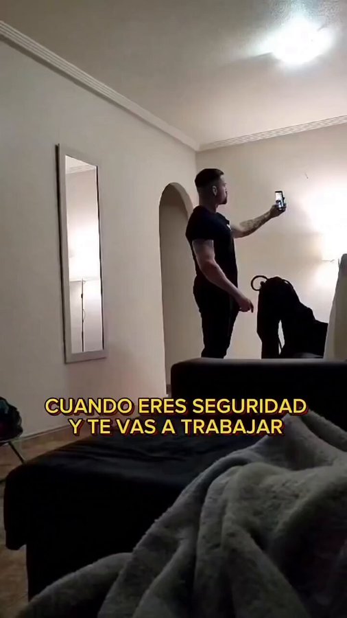 Poseído por Steven Seagal.
