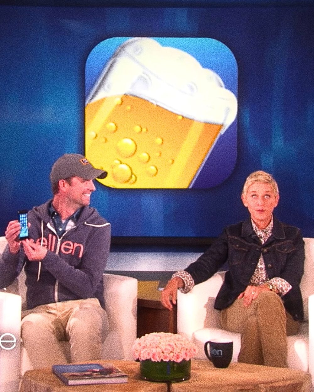 En 2008, cuando el App Store recién daba sus primeros pasos, Steve Sheraton lanzó iBeer: una app de 2,99 dólares que solo simulaba una cerveza en la pantalla del iPhone.