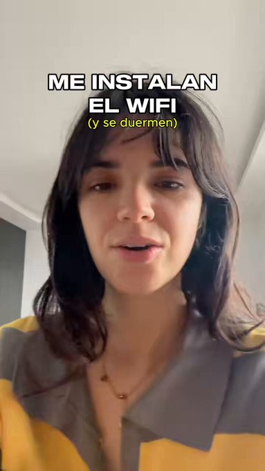 Instalador de internet chino se queda dormido (varias veces) mientras configuraba el router de una clienta.