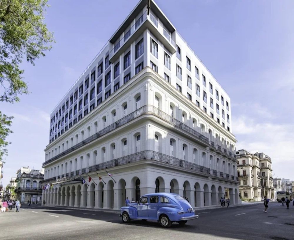 La flotilla de la libertad era irse en avión a Cuba para contar, desde un hotel de lujo, que allí la cosa tampoco está tan mal.