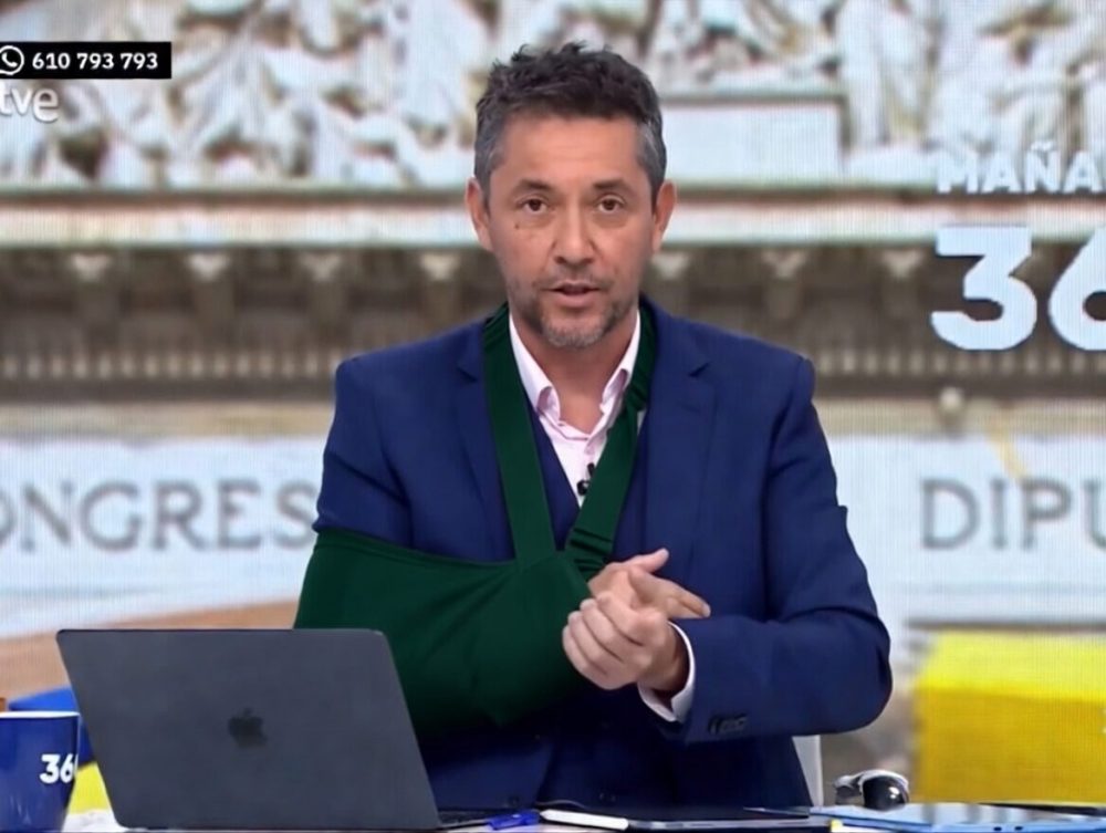 Javier Ruiz recibe una durísima agresіón.