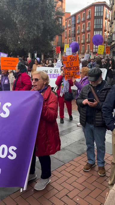 El 8M lo intentas parodiar y te sale peor que la realidad.