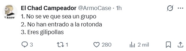 Ciclista se queja de que un camión vaya por la rotonda