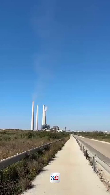 El sistema de defensa israelí IRON DOME (Cúpula de Hierro) intercepta un misil y lo derriba.