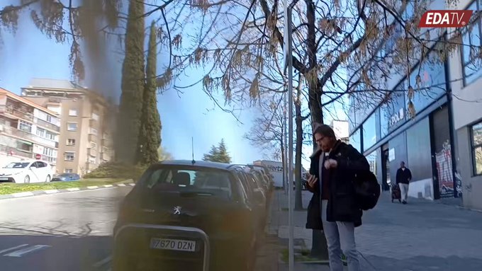 Preguntan a Pablo Fernández si va a volver a su negocio de quiosquero tras la desaparición de Podemos en Castilla y León.