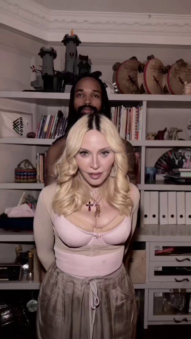 Madonna, de 67 años, mantiene una relación sentimental con el futbolista Akeem Morris, de 29 años.