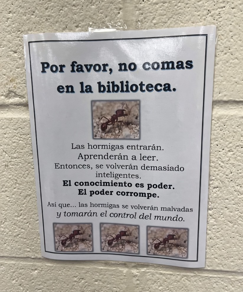 No comas en la biblioteca.