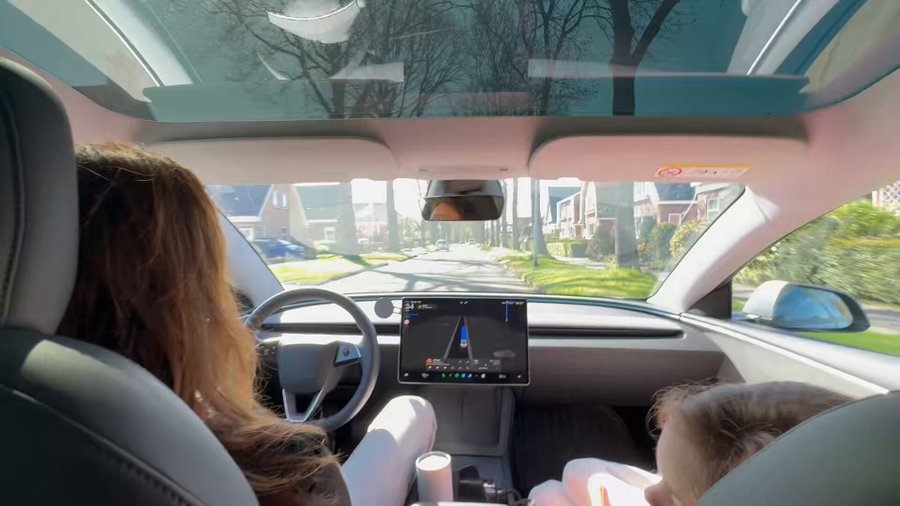 El FSD (supervisado) de Tesla ya circula por Países Bajos.