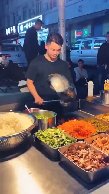 "¿Puedes hacerme el arroz frito más rápido del mundo?"