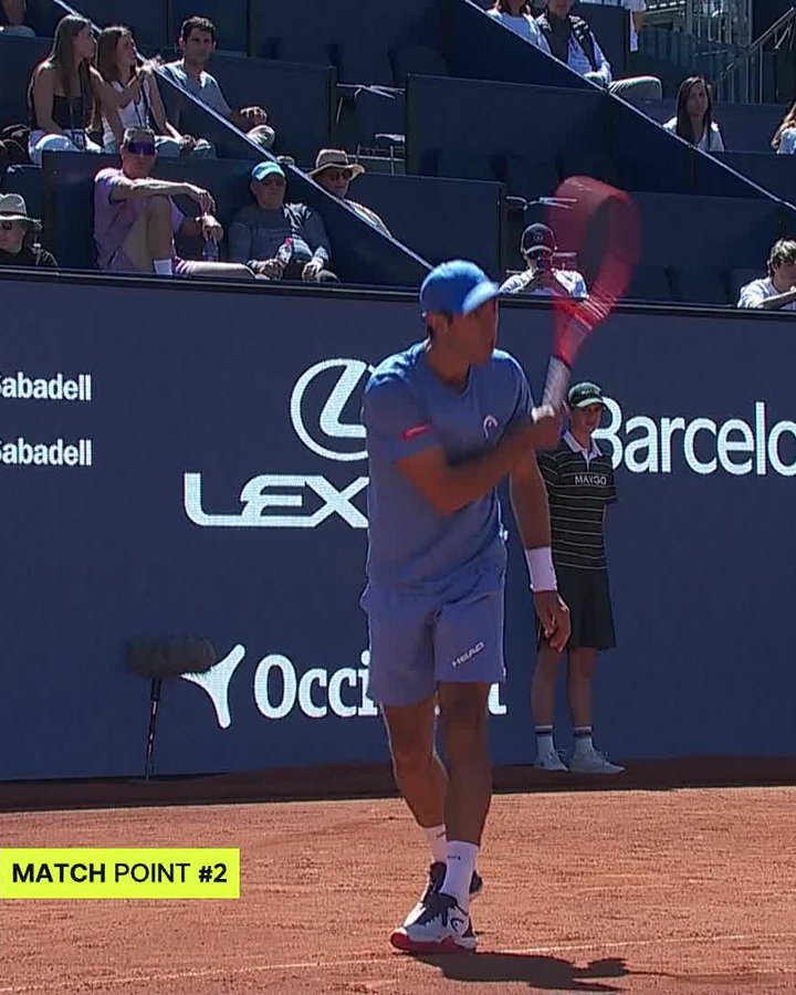 Borges vence a Etcheverry con un saque por debajo del brazo en un punto de partido.