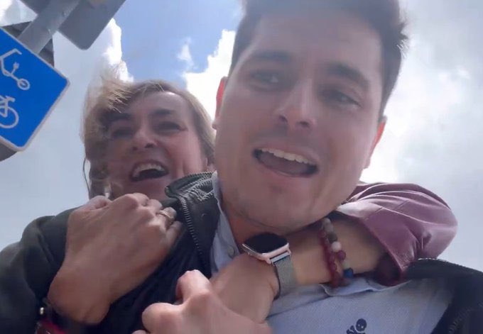 Vito Quiles se encuentra con Begoña Gómez y… ¡Dos salvajes charos aparecieron!