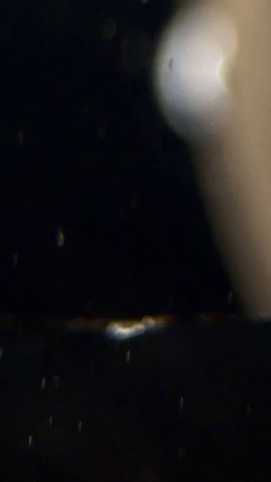 Tenemos imágenes grabadas con un iPhone personal de un astronauta que da la vuelta por el lado lejano de la Luna capturando la Tierra ocultándose detrás de ella.