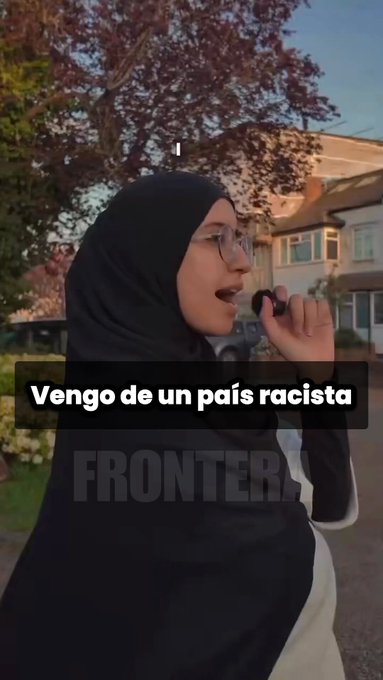 Una musulmana con DNI español publica tiktoks en inglés quejándose de España, que "es sol, paella y flamenco, pero también odio, acoso y rencor".