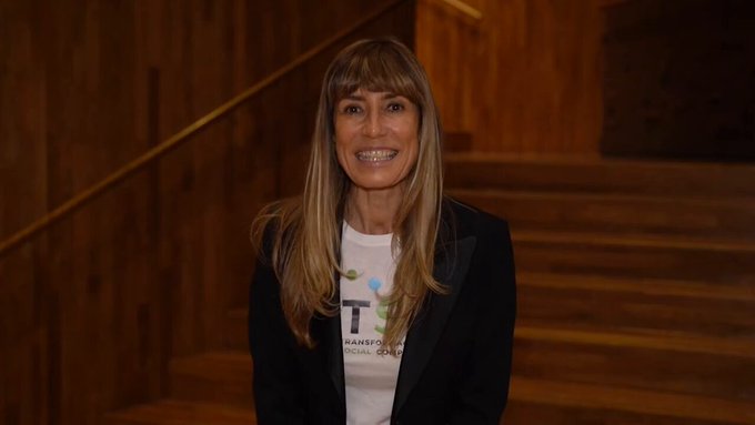 Increíble cómo se tira minuto y medio hablando para no decir absolutamente nada.