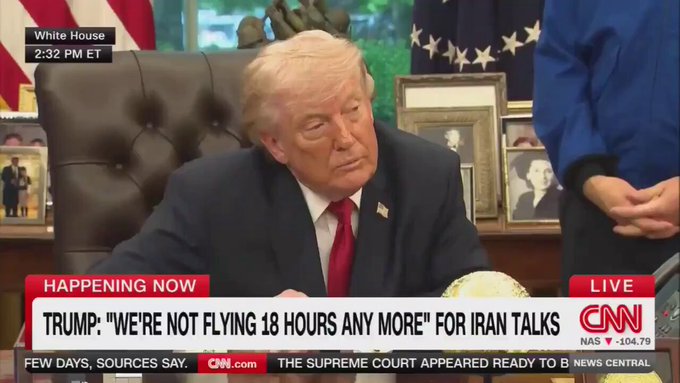 Un periodista pregunta algo sobre la NASA y Trump contesta: "el mas indicado para responderte es el director de la NASA con esas orejas que tiene, escucha muy bien, tiene oído de gato"